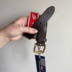 NWT Vineyard Vines NHL Hockey Detroit Red Wings Logo Canvas Club Belt Size 34
